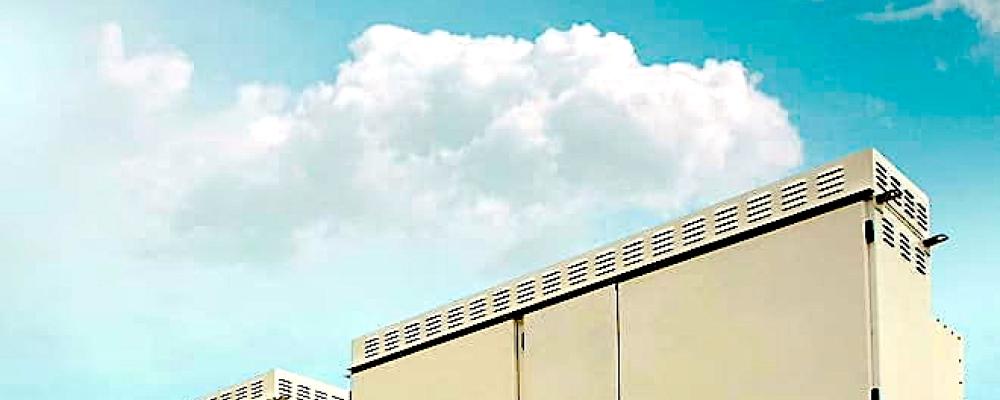 Batterilager används i allt större utsträckning för att lagra överskottsel från vind- och solkraft och sedan leverera energi när produktionen minskar eller efterfrågan ökar. Foto: Trawa