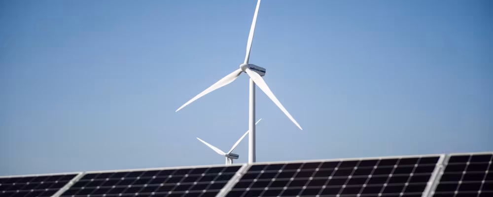 EnBW Sverige och Varberg Energi har tecknat en avsiktsförklaring om ett långsiktigt samarbete kring Power Purchase Agreements (PPA). Pressbild: EnBw