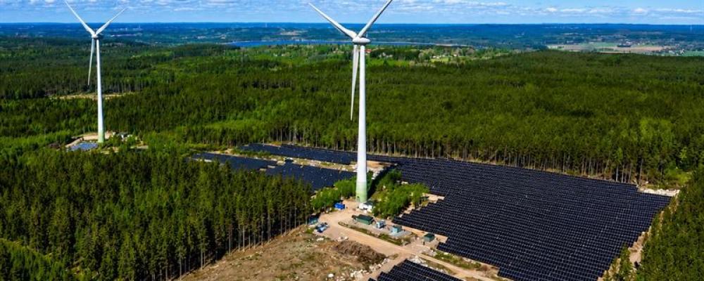 Solparken i Hjo har driftsatts och slutbesiktigats med gott resultat. Pressbild: Windon