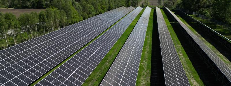 Drönarbild på den färvärvade solparken Pressbild: Solid Vind & Sol