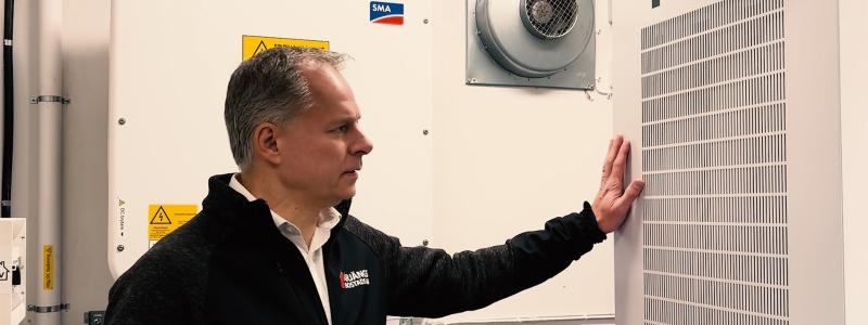 Årjängs Bostad och vd Niklas Hammar är en av de kunder som samarbetar med Nordic Solar för att satsa på solenergi och energilagring. Av: Anna-Karin Jeppsson Upphovsrätt: Nordic Solar