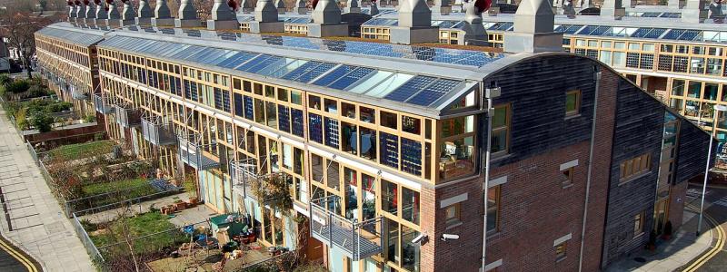 BedZED eco-stadsdel i England. Foto: Wikipedia Common, kredit:Tom Chance