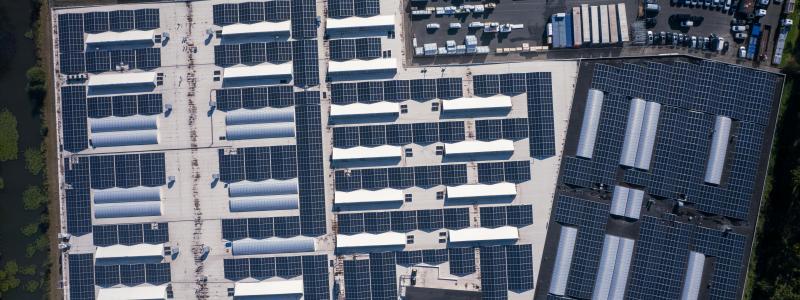 KP Energy presenterar nu en samlad lösning med produkter och tjänster som gör det möjligt att anpassa fler tak för solcellsinstallation. Pressbild: Kp Energy