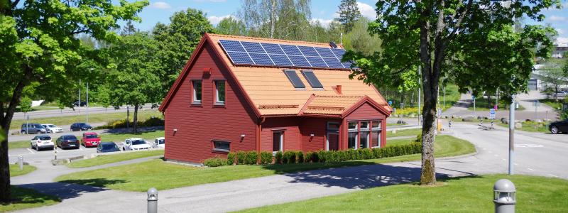 En del av RISE forskning kring batterilagring sker i Forskningsvillan vid RISE anläggning i Borås. Foto: RISE