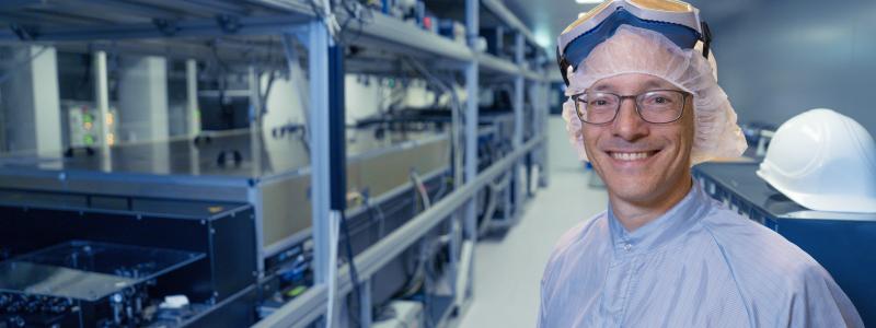 Lasersystemet kan användas till forskning som banar väg för ljusdriven elektronik och effektivare solpaneler. Pressbild: Umeå universitet