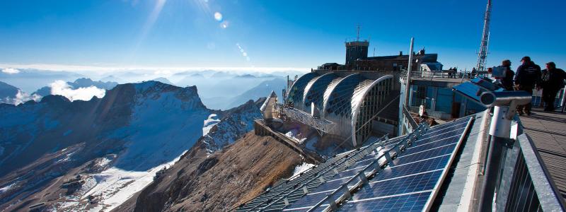 Zugspitze, Tysklands högst belägna solcellsanläggning. Foto: Wikipedia Common, kredit: 
ILIOTEC Solar GmbH