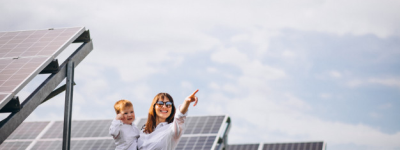 SmartMiner är en enhet som kombinerar en smart mätare med en blockkedjevalidator. Den installerades under solenergianläggningen och spårar den producerade energin samtidigt som den validerar Rowan Blockchain genom en Proof of Generation-konsensusmodell. Bild: Rowan Energy