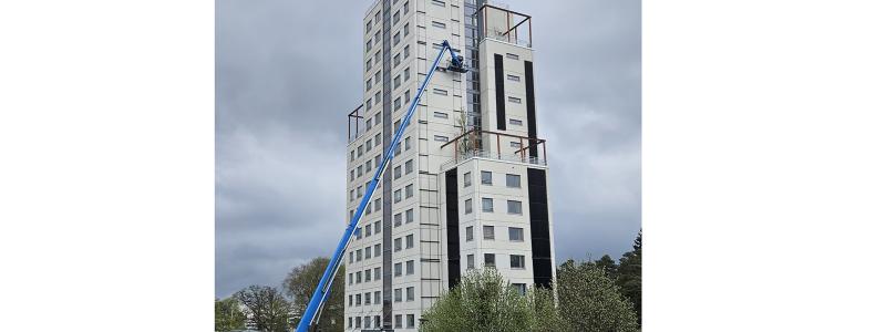 Skrapan, Skövde med Rexel solceller. Pressbild: Rexel