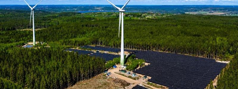 Solparken i Hjo har driftsatts och slutbesiktigats med gott resultat. Pressbild: Windon
