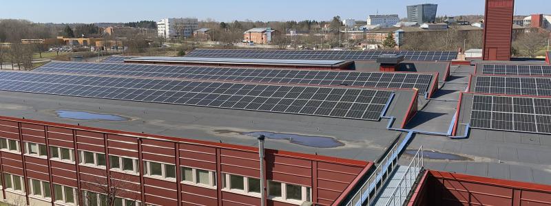 Solceller på Terrahuset, Campus Valla, Linköping. Foto: Akademiska Hus