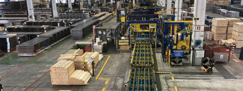 Produktionen vid SSAB:s anläggning i Italien drivs nu helt med energi från solpaneler. Foto: SSAB
