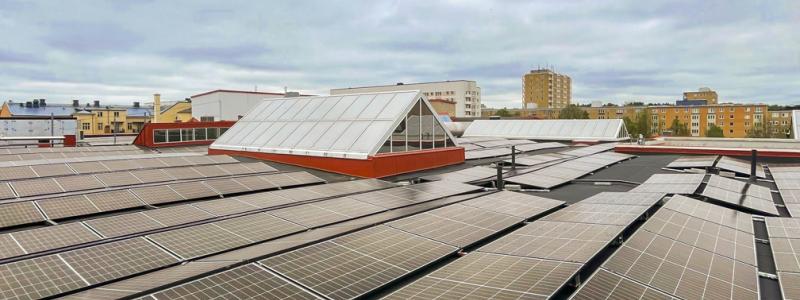 Solcellsanläggningar på två fastigheter i Eskilstuna. Pressbild: Sustainable Business Partner