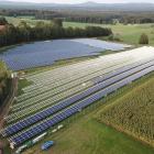 Bilden visar bygget av en ny solenergipark i Tyskland.  Foto: Creative Commons Lic. Kredit: Fabersam