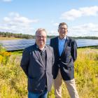 Invigningen av solparken i Kikås, Stefan Gustafsson och Christian Schwartz. Foto: Skvader Media