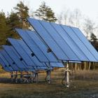 Vaja utvecklar en ny typ av vertikal solspårning som ska öka elproduktionen i solparker på nordliga breddgrader. Foto: Vaja Ab.