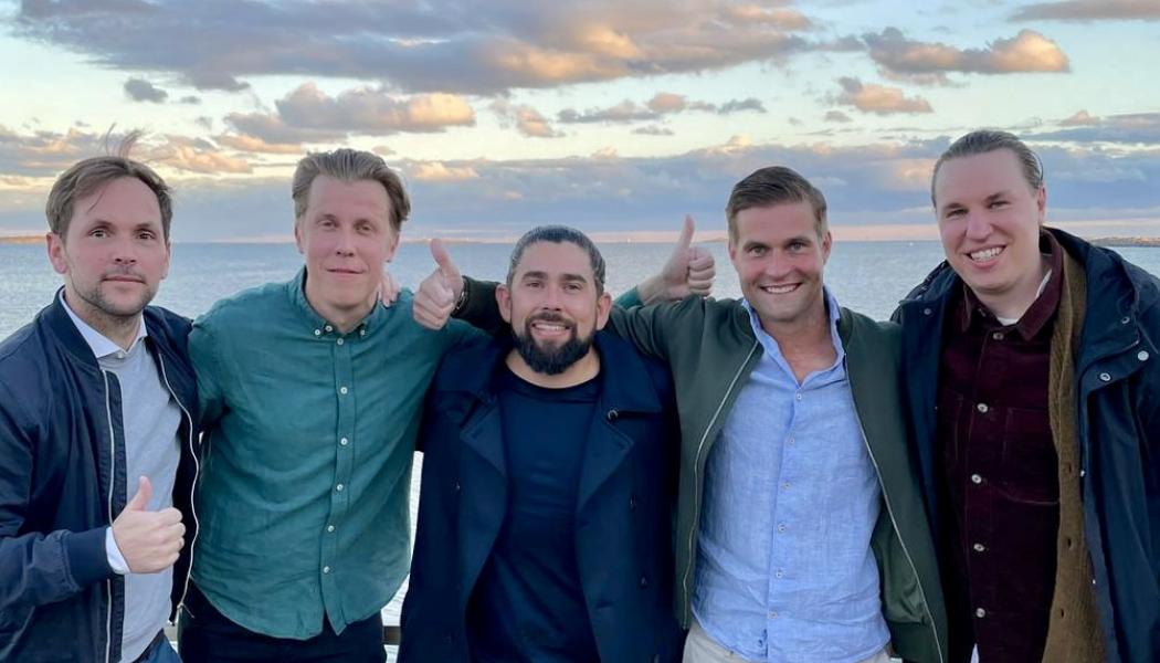 Från vänster: Philipp Schröder (CEO 1KOMMA5° Europe), Petri Seppälä (Grundare Solar Age), Ricardo Pacheco (VD Solar Age), Gunnar Jönsson (VD 1KOMMA5° Sverige & Norden) samt Pasi Seppälä (Grundare Solar Age)