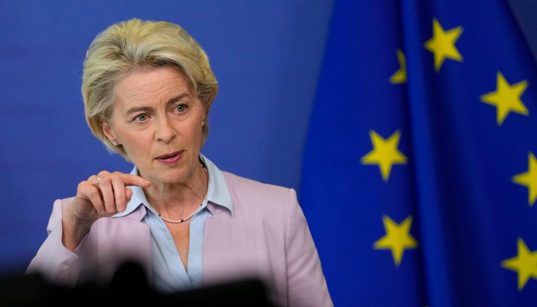 Virginia Mayo/AP/TT: EU-kommissionens ordförande Ursula von der Leyen presenterar sina planer för att bekämpa energikrisen.