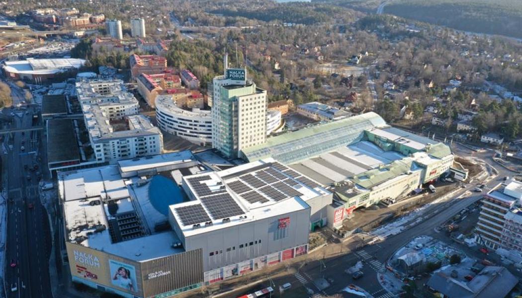solceller på Nacka Forums tak.  Foto: Unibail-Rodamco-Westfield
