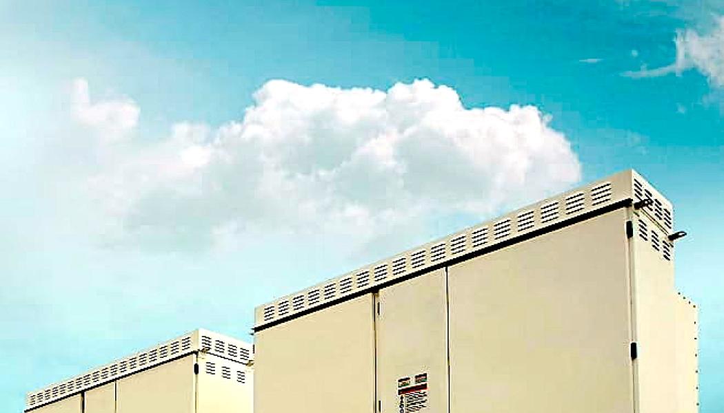 Batterilager används i allt större utsträckning för att lagra överskottsel från vind- och solkraft och sedan leverera energi när produktionen minskar eller efterfrågan ökar. Foto: Trawa