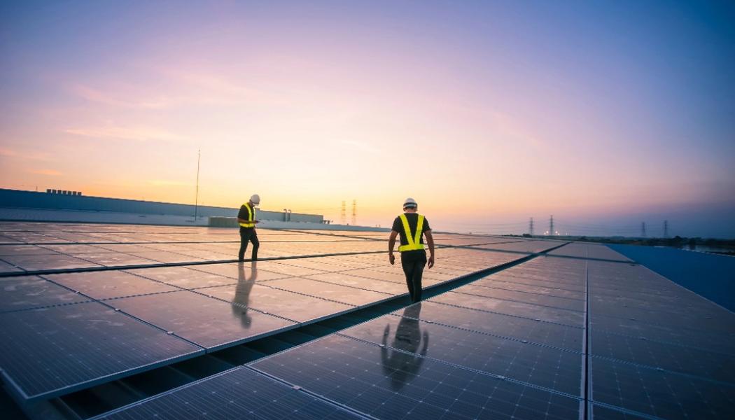 IRENA föreslår bland annat tullsänkningar på solpaneler och riktade ekonomiska incitament för att stimulera marknaden. En kombination av långsiktig politisk stabilitet och stödåtgärder skulle kunna ge branschen nytt momentum. Foto: Kredit: Maxsolar
