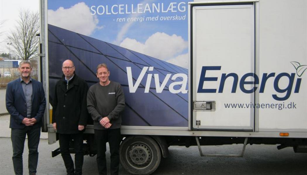 Från vänster: Johnny Hey, vd Bravida Danmark, Lars Bjerg, ägare Viva energi Poul Hauge, ägare Viva Energi
Lågupplöst Foto: Bravida