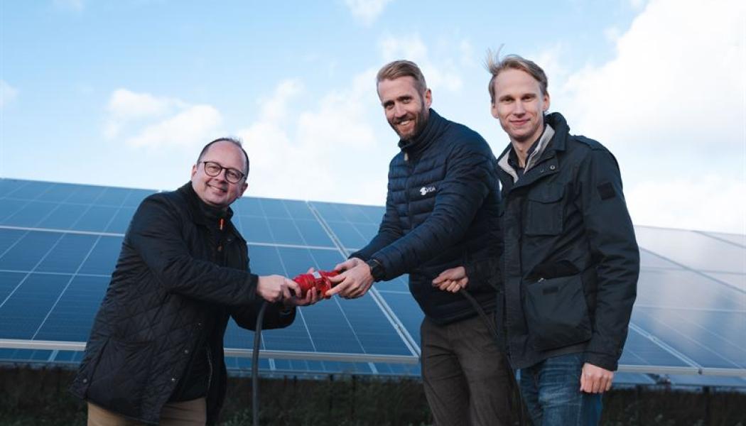 Magnus Reitersjö, vice vd Bixia, Erik Dahl, vice koncernchef Vida och Pontus Skog, utvecklingschef solparker Svea Solar Foto: Bixia