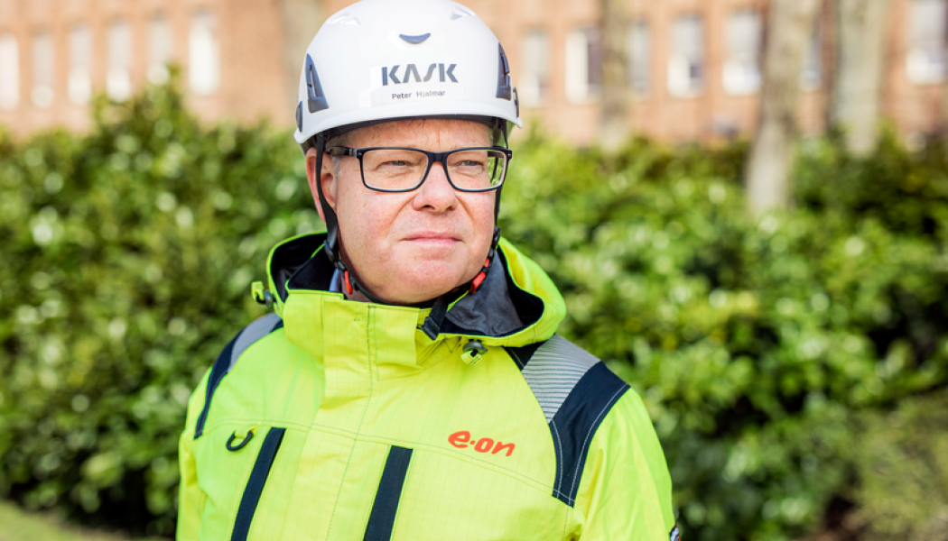 ”Vi är medvetna om att det kan finnas väntetider för vissa kunder men arbetar hårt för att minimera dessa och säkerställa en smidig övergång till solenergi,” säger Peter Hjalmar, regionchef syd på E.ON. Foto: Christian Andersson, Apelöga