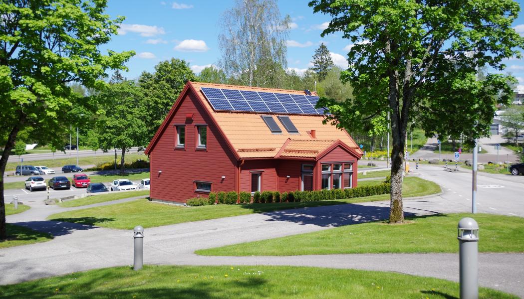 En del av RISE forskning kring batterilagring sker i Forskningsvillan vid RISE anläggning i Borås. Foto: RISE