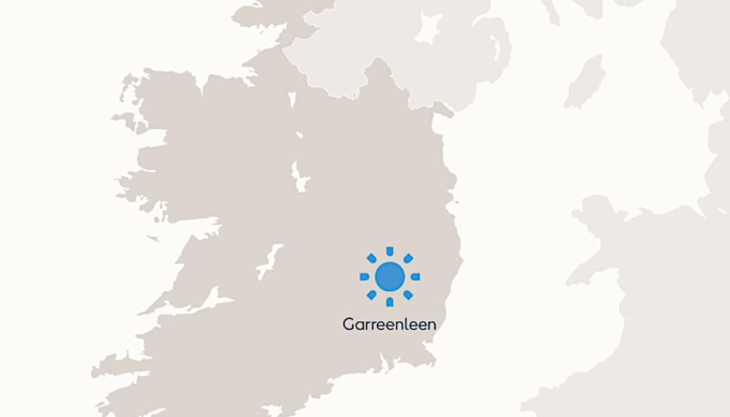 Solparken byggs 15 kilometer utanför staden Carlow i östra delen av landet. Karta: Ørsted