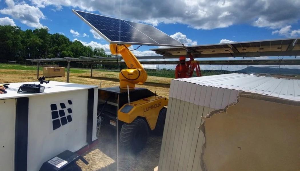 Australiensiska robotar installerar över en halv miljon solpaneler Australiensiska robotar installerar över en halv miljon solpaneler