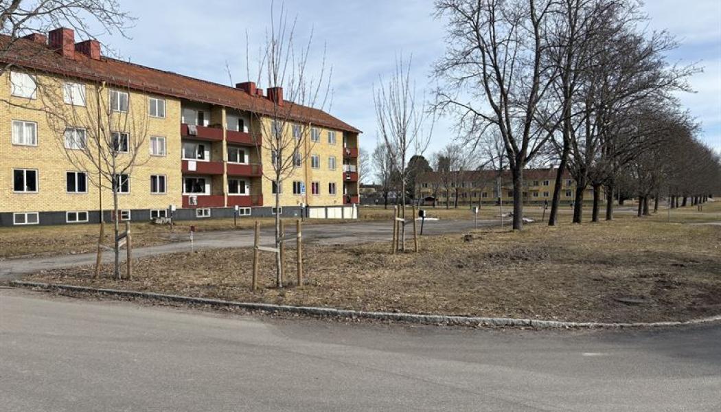 91 solcellsförsedda parkeringsplatser med batterilager och elbilsladdning planeras i nytt samarbete. Pressbild: Smartports