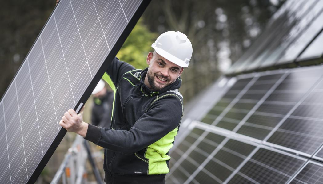 På Solelgrossisten har samtliga medarbetare en bakgrund inom solceller, som exempelvis montörer, och vet vad de talar om när kunderna ringer och vill ha förslag på lämpliga lösningar.