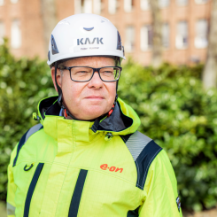 ”Vi är medvetna om att det kan finnas väntetider för vissa kunder men arbetar hårt för att minimera dessa och säkerställa en smidig övergång till solenergi,” säger Peter Hjalmar, regionchef syd på E.ON. Foto: Christian Andersson, Apelöga