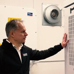 Årjängs Bostad och vd Niklas Hammar är en av de kunder som samarbetar med Nordic Solar för att satsa på solenergi och energilagring. Av: Anna-Karin Jeppsson Upphovsrätt: Nordic Solar
