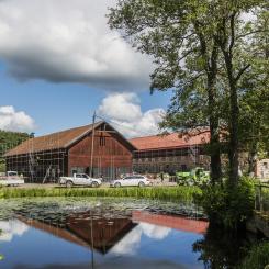 Berga säteri sätter upp solceller och siktar på att öka självförsörjandegraden av solenergi. ﻿﻿Satsningen genomförs i egen regi med visst stöd från Klimatfond Strängnäs. Foto Lina Östling
