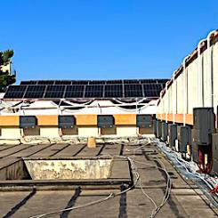 Anläggningen, som beräknas producera cirka 1,41 GWh energi årligen, är fullt integrerad med nätet, vilket innebär att all producerad energi exporteras och säljs. Med denna modell bidrar projektet inte bara till regional energiförsörjning utan även till företagets intäkter. Foto: KOSTAL