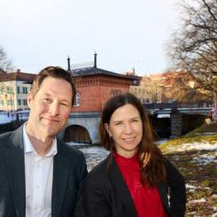 Christian Tapper, vd SunStreet Energy och Carin Lidman, styrelseordförande för Mälarenergi. Foto: Mälarenergi