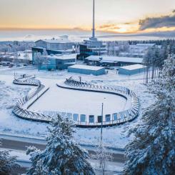 Solelparken Solvåg på universitetsområdet i Piteå används för att bedriva forskning inom Arctic Solar-projektet, samtidigt som den ska visa att en solelanläggning kan vara vacker. Foto: Piteå Science Park/Anders Westergren
