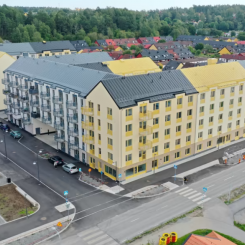 Wallenstam väljer GruppSol som leverantör till Söra Kvarter som ska prydas med Sverigepanelen som är särskilt utvecklad för det nordiska klimatet med hög effekt och nyttjandegrad av solenergin. Foto: GruppSol