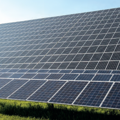Solcellstekniken går snabbt framåt men utgör ännu så länge en liten del av svensk elkraftproduktion.