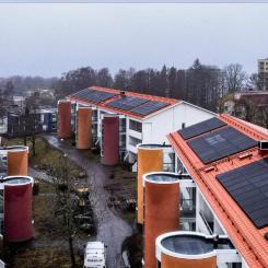 Projektet i Öxnehaga har fört med sig att Vätterhem justerat kraven så att solceller är inskrivna vid framtida upphandlingar inför nybyggnation. Foto elkedjan
