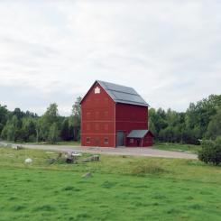 Med solceller och batteri kan ett lantbruk gå mot att bli nästan självförsörjande på el. Av: Elkedjan Upphovsrätt: Svenska Elkedjan AB