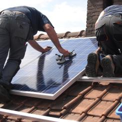 Det ursprungliga målet för solkraft under 2024, som sattes till 88 gigawatt enligt den tyska regeringen och utbyggnadsplanen för förnybar energi (EEG 2023), har redan överträffats. I juli sattes dessutom ett nytt rekord för solkraftsproduktionen i Tyskland. Foto: Creative Commons Lic. Kredit: Maria Godfrida