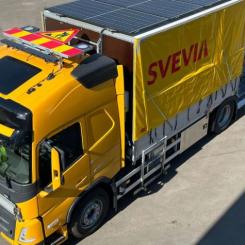Svevia är först i Sverige med att satsa på solceller för att driva vägmarkeringsfordon. Foto: Tim Ljung