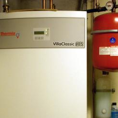 Värmepump, Thermia Villa Classic 105. Symbolbild. Foto: Wikipedia Commons Lic, Foto: Holger Ellgaard